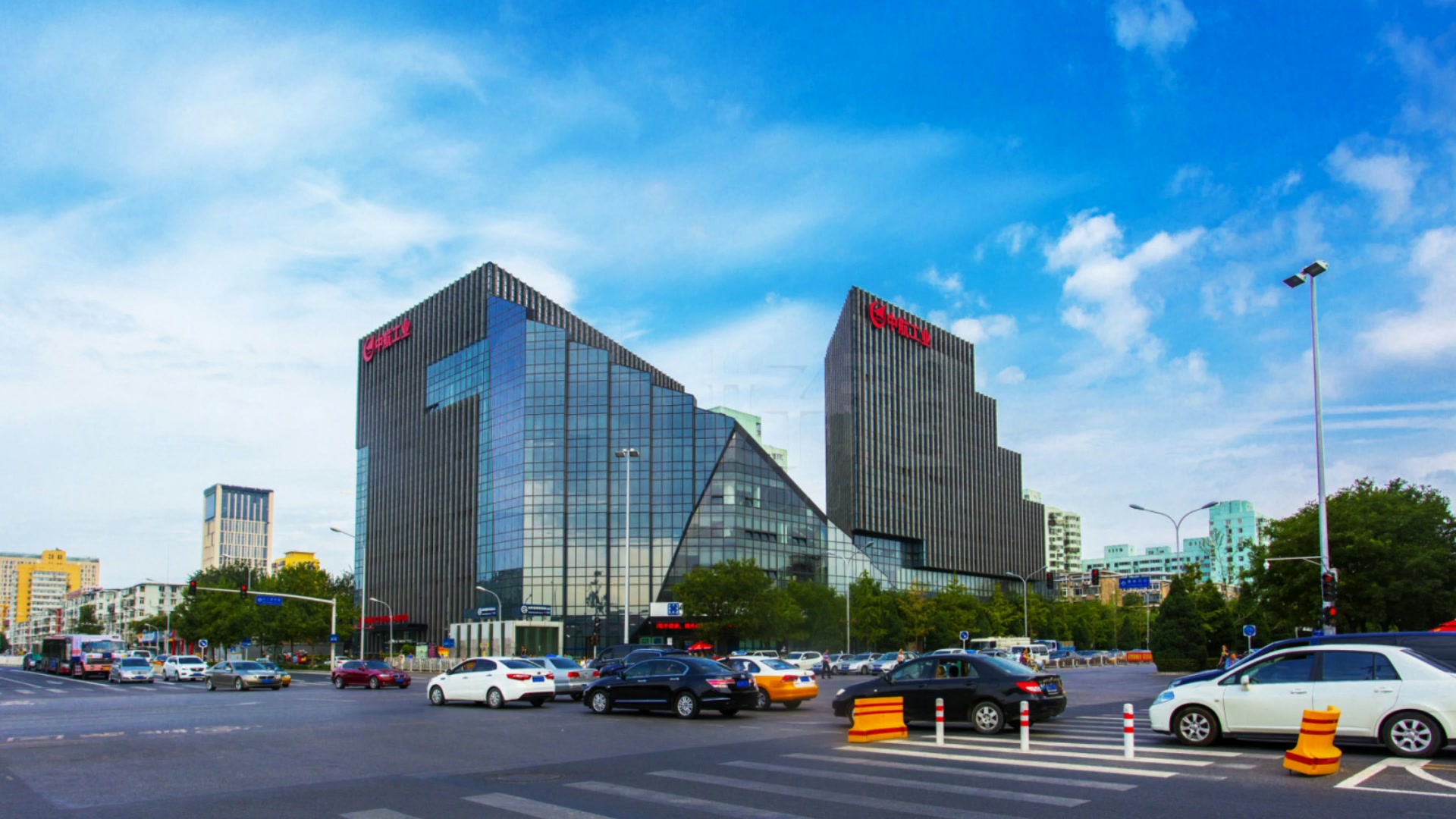 惠新西街南口,中航发展大厦.300平,精装修.交通便利