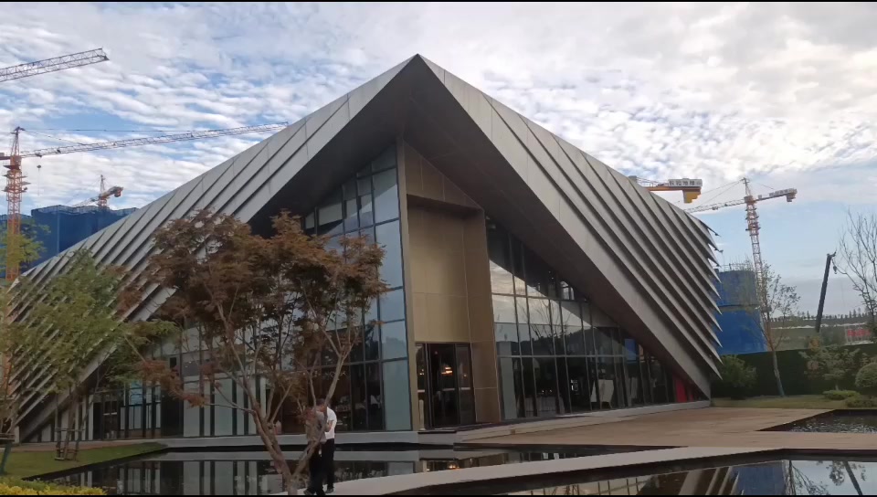 绿地智创金融城好不好置业顾问从项目现场发回新鲜组图