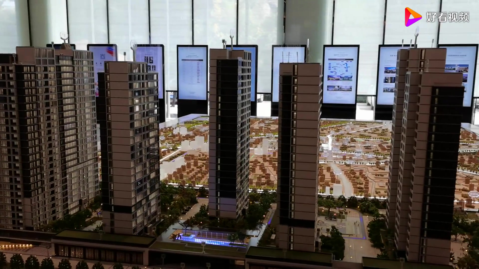 西安楼市实拍高新区融创珺庭府售楼部高端改善型住宅为主