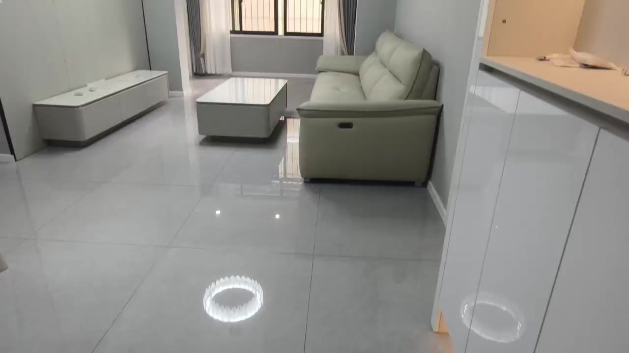 急急急！大礼堂轻轨站 枣子岚垭正街 三室一厅3300元出租