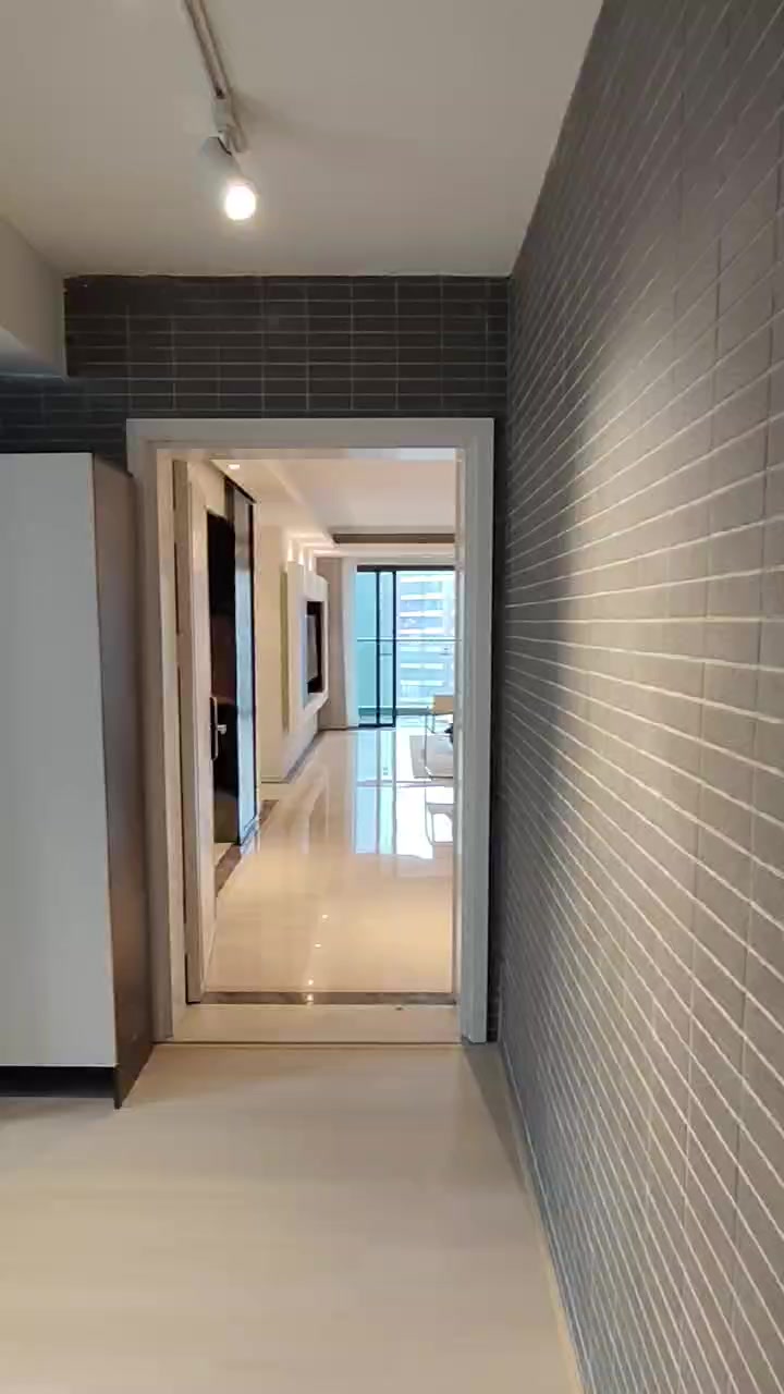 新出靓房 双阳台 配置温馨 近地铁 随时看房