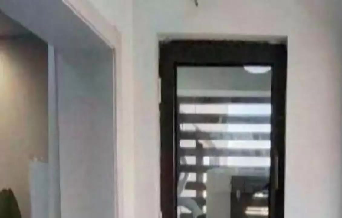 新小区，全新装修，家居家电，南北通透，拎包入住，密码锁看房